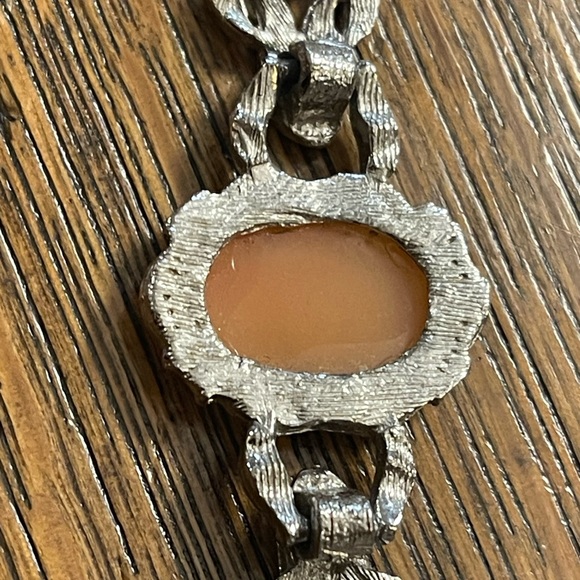 Vintage Silver finish marcasite carved shell cameo fancy bracelet - Picture 8 of 12